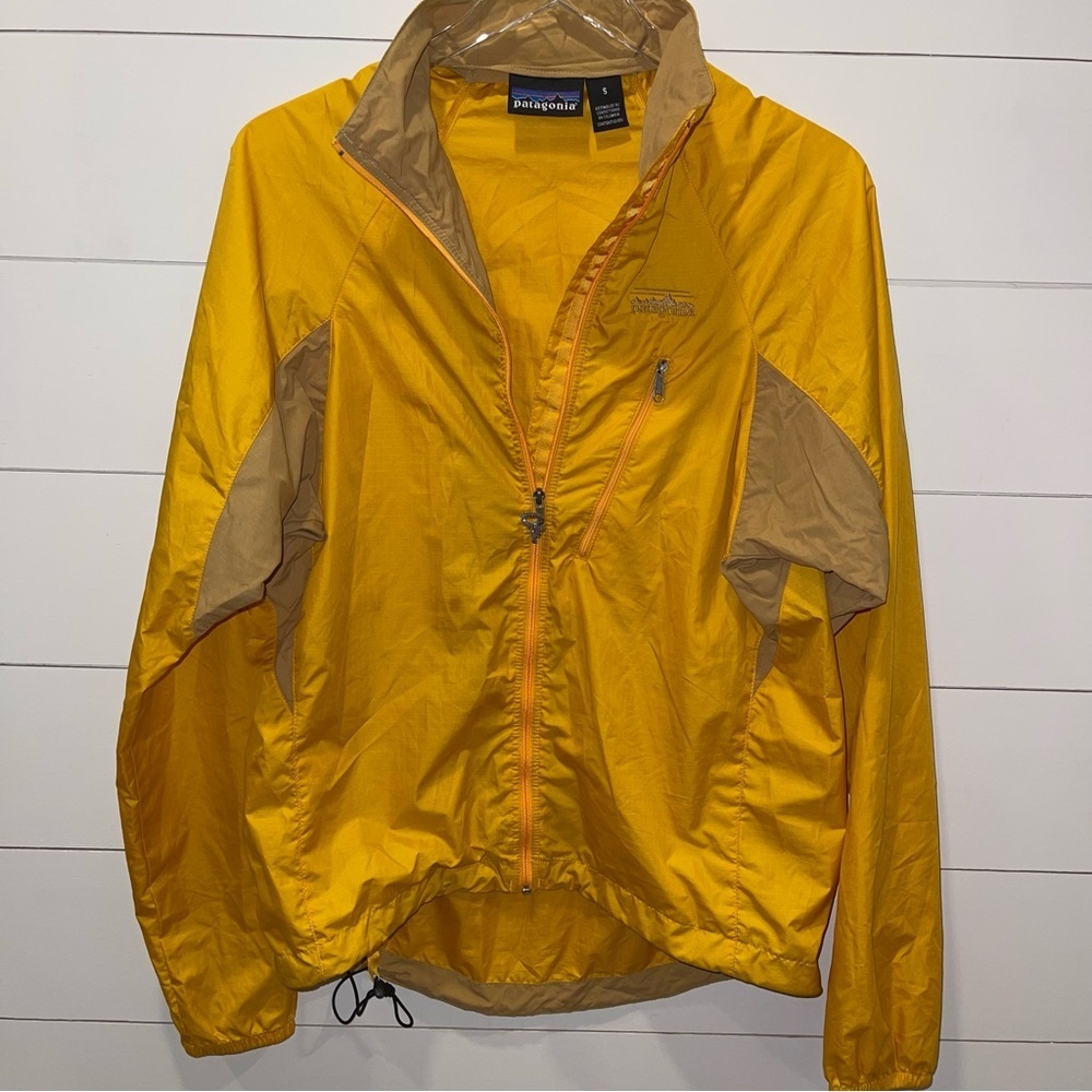 Patagonia Vintage Men's Velocity 2 Yellow & Gold Windbreaker Size Small